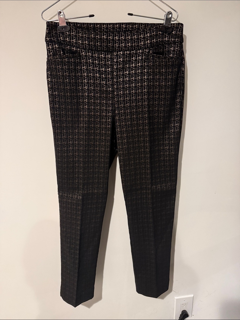 Chico's Black and Taupe Knit Cropped Geometric Pants